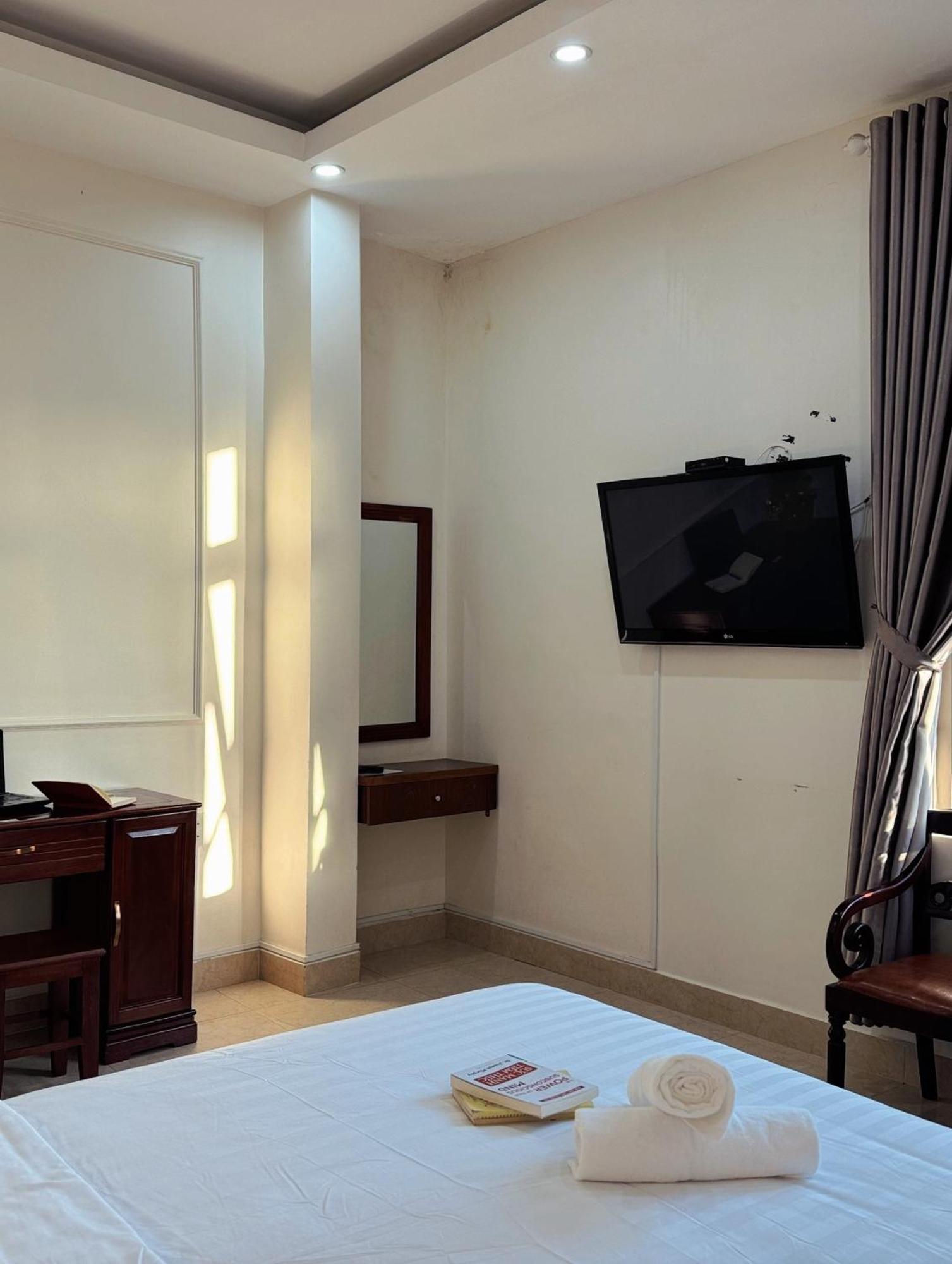 Elisa Hotel Плей Ку Екстериор снимка